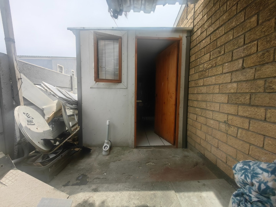 4 Bedroom Property for Sale in Beacon Valley Western Cape